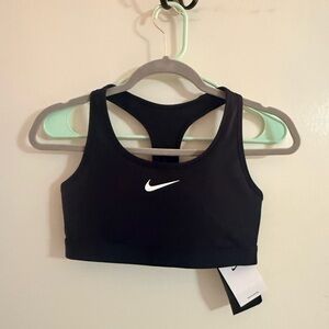 Nike Women's Black medium support sports bra